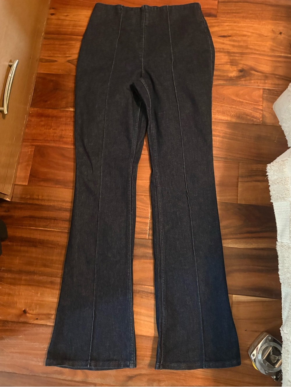 Spanx Dark Wash Pull-On High-Rise Flare/Bootcut Pants – Size M (986)